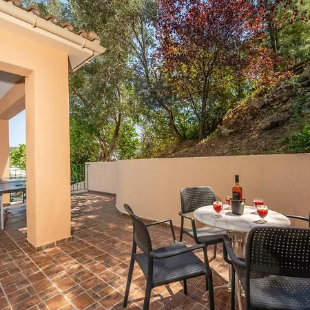 Villa Thymari By